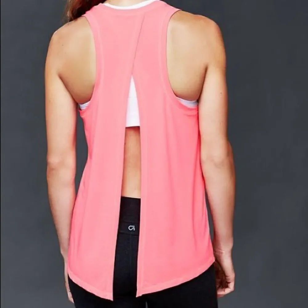 ✨ GapFit Breathe Open-Back Tank✨ - Picture 7 of 7